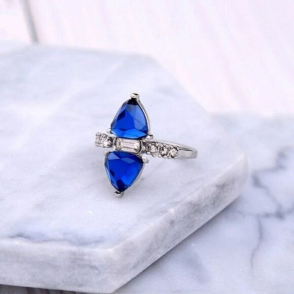 Blue Resin Rhinestone Clear Crystal Vintage Silver Statement Ring - Picture 5 of 8
